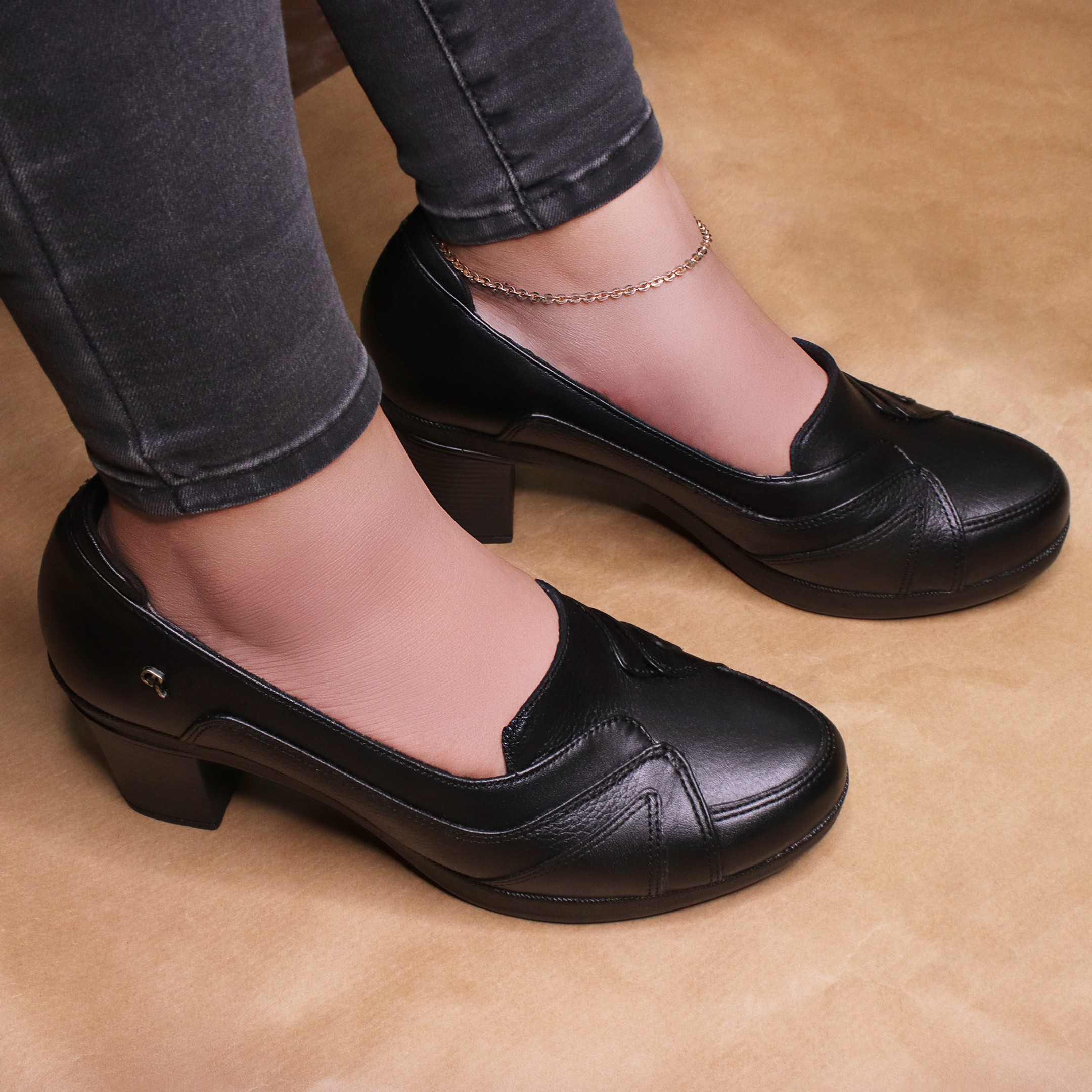 خرید آنلاین کفش چرمی زنانه روشن مدل 01-M10